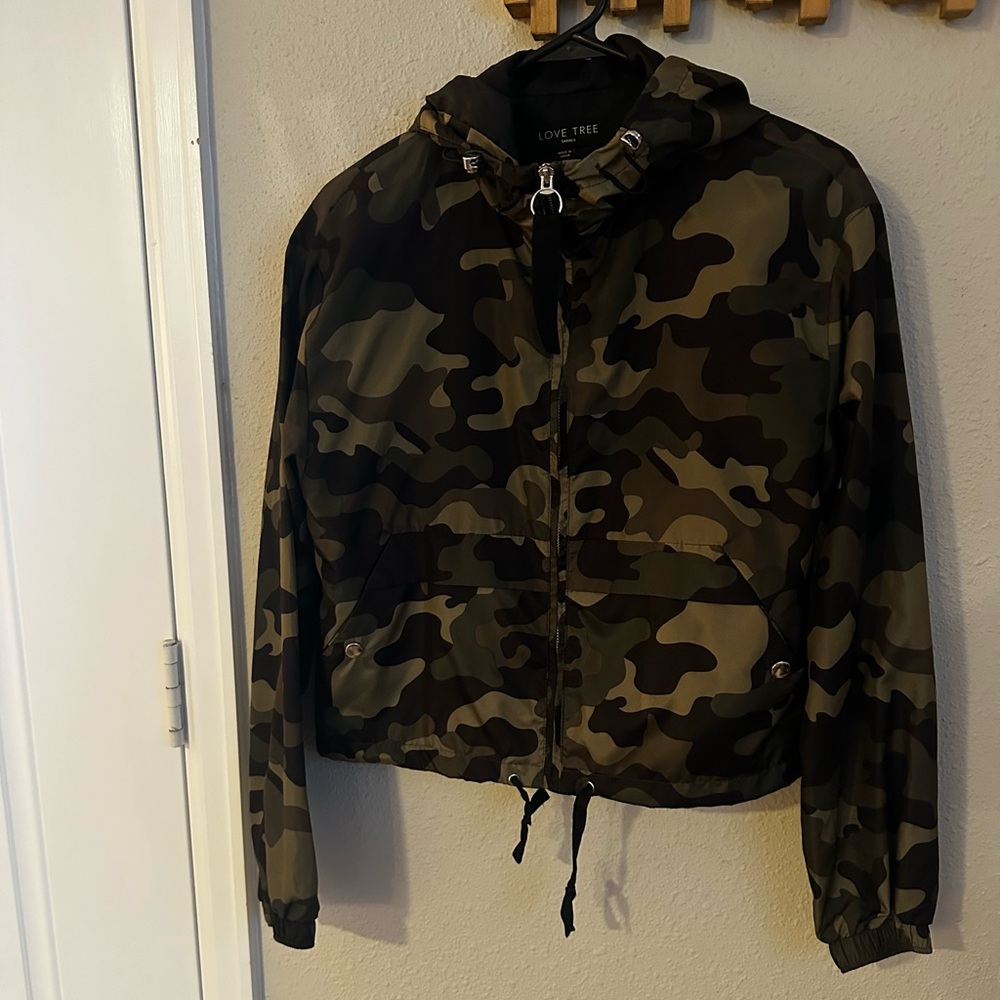 Love tree windbreaker